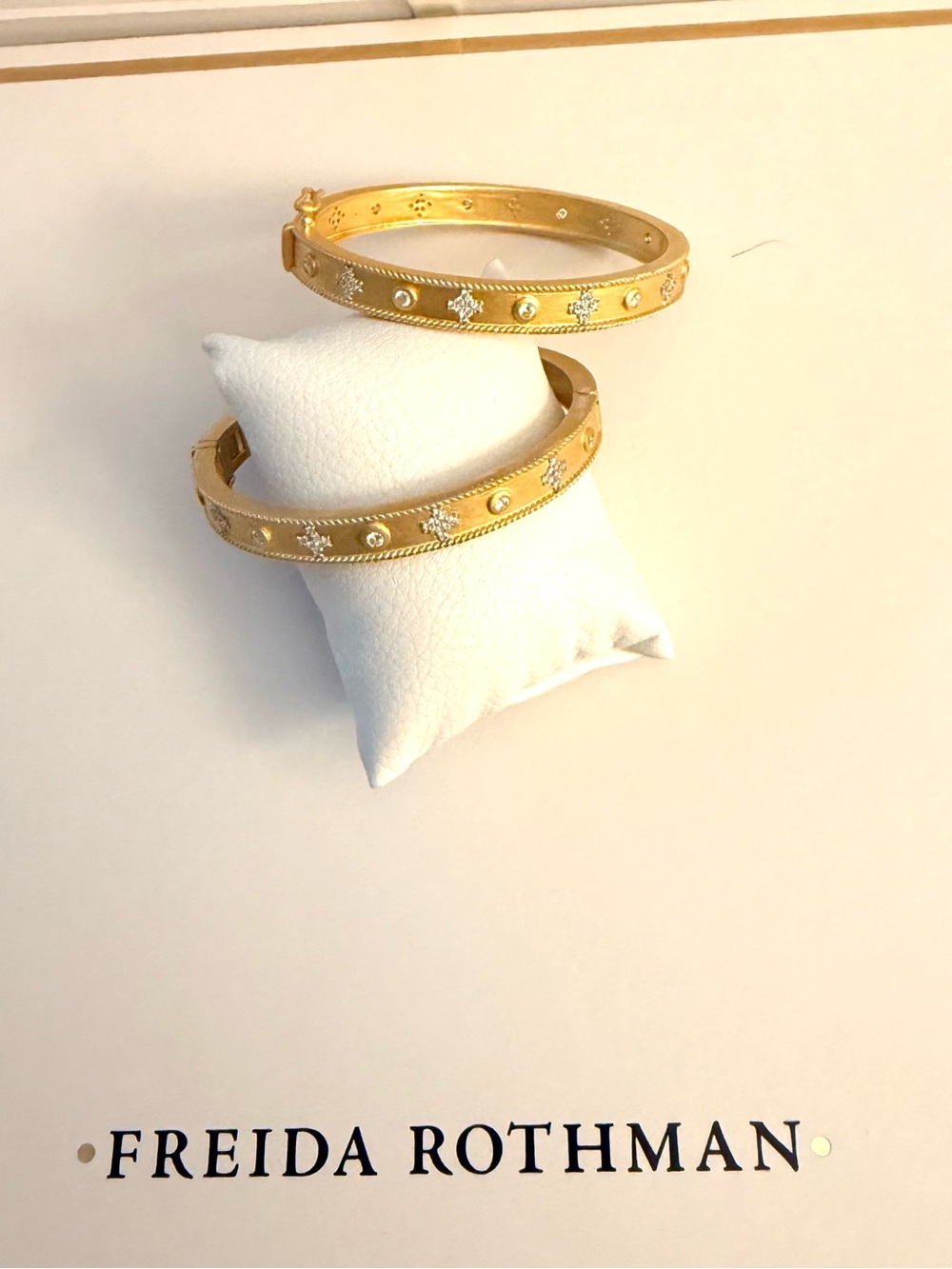 Freida ROTHMAN Wide Hinged Oval Clover Bangle 1 of 2